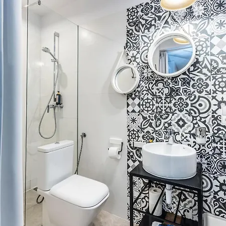 Comfortable Underground Studio In By Rent Like *