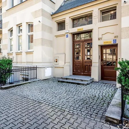 Comfortable Underground Studio In By Rent Like